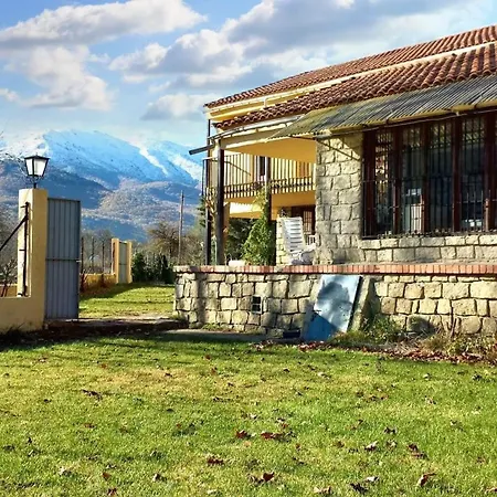 Holiday home Spacious House In With View Navaluenga
